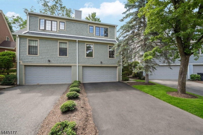 15 Nuthatcher Ct