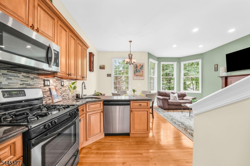 15 Nuthatcher Ct