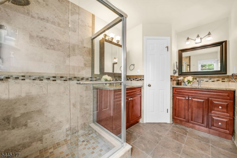 15 Nuthatcher Ct