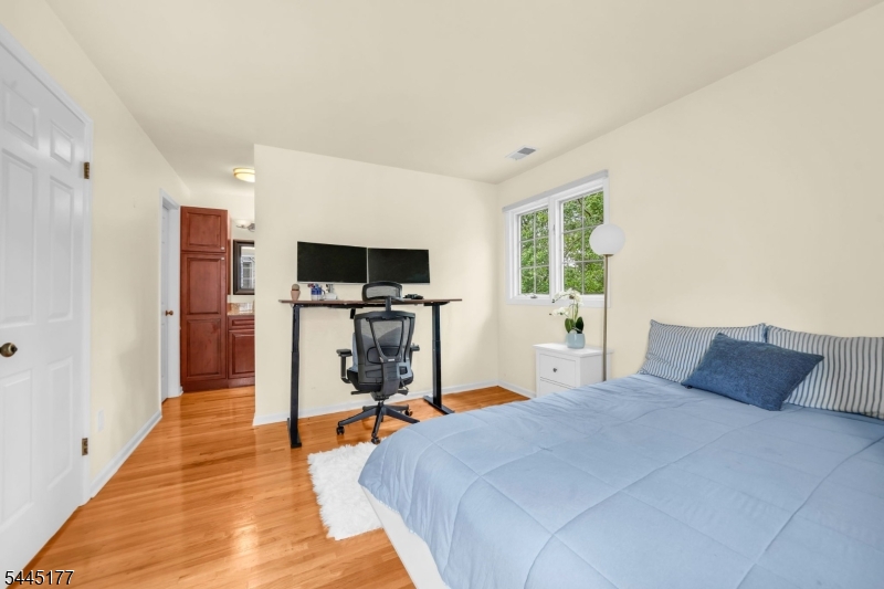 15 Nuthatcher Ct