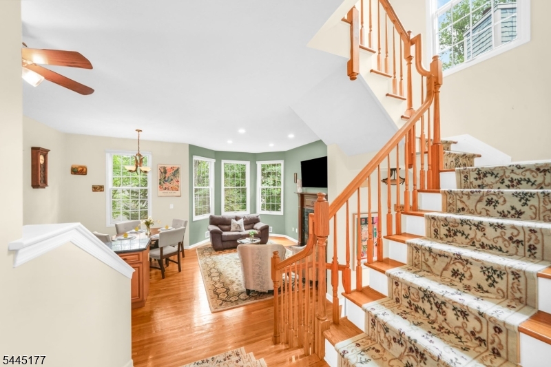 15 Nuthatcher Ct