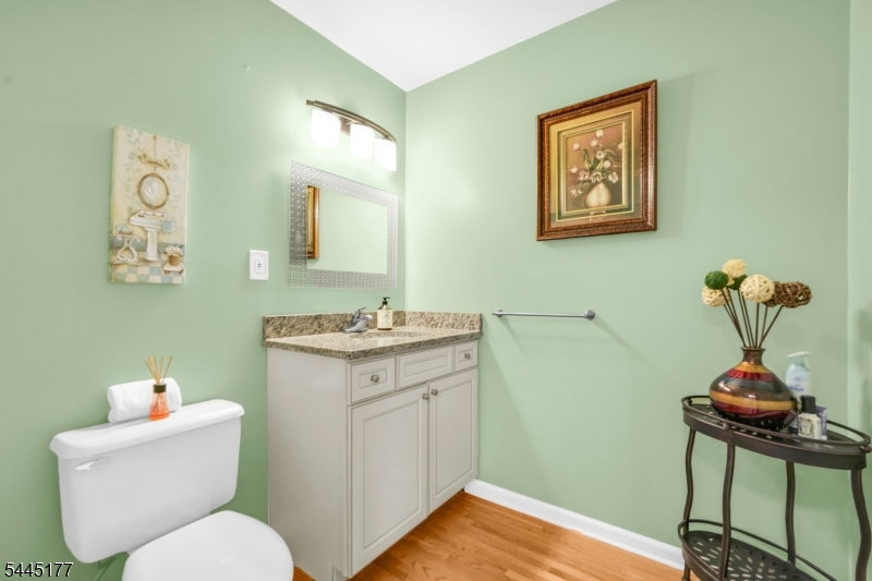 15 Nuthatcher Ct