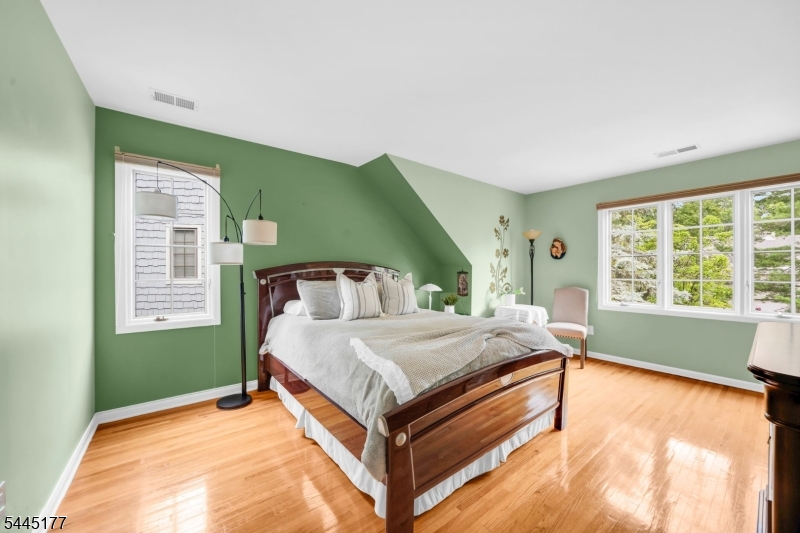 15 Nuthatcher Ct