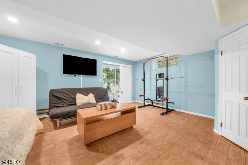 15 Nuthatcher Ct