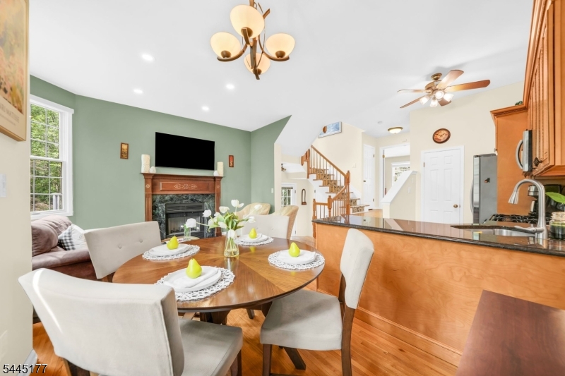 15 Nuthatcher Ct