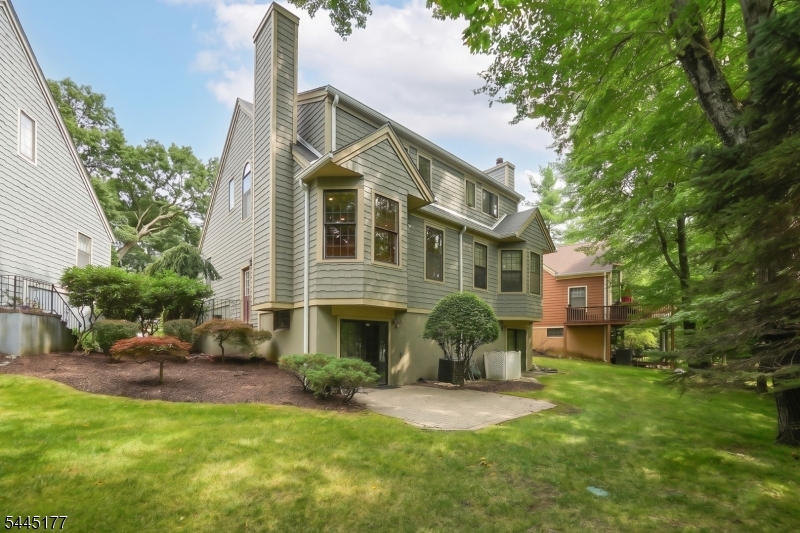 15 Nuthatcher Ct