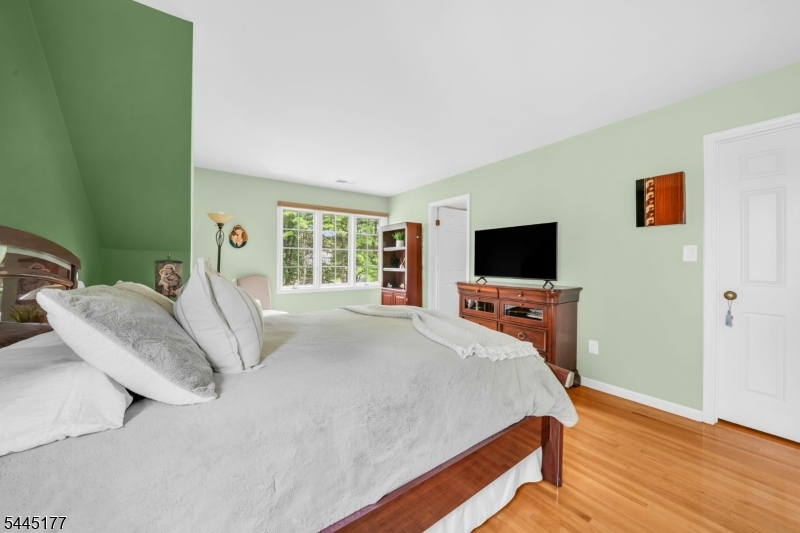15 Nuthatcher Ct