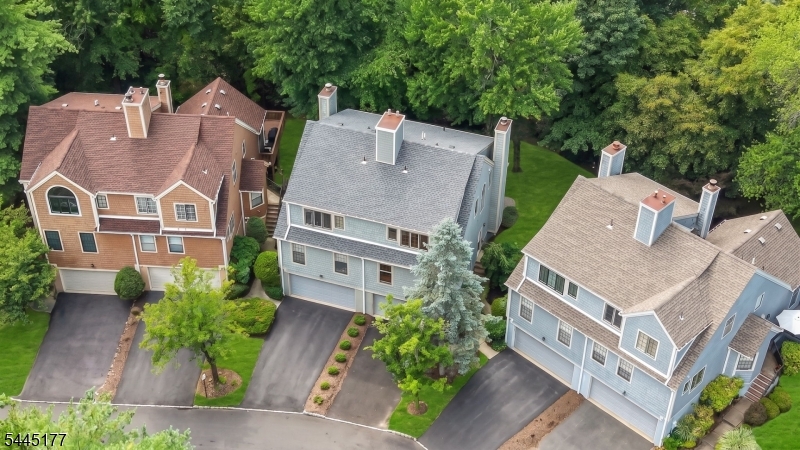 15 Nuthatcher Ct