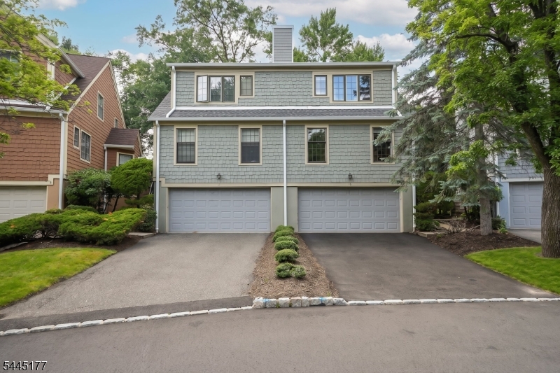 15 Nuthatcher Ct