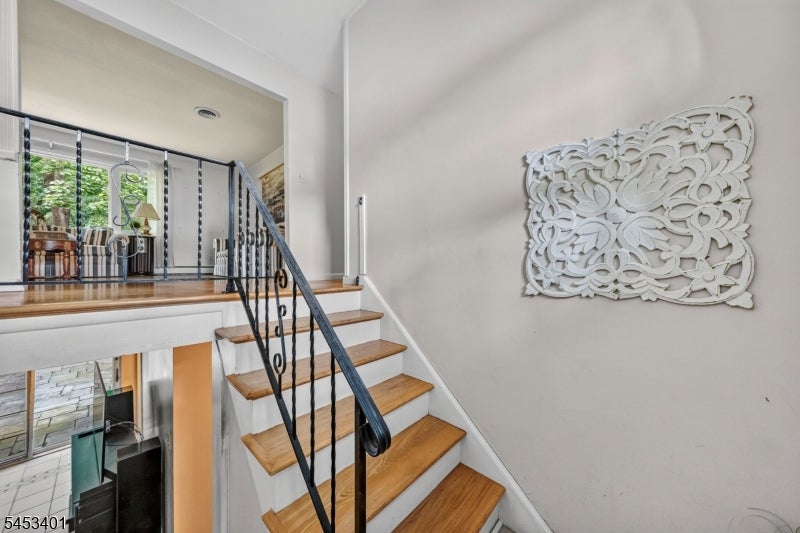 13 Friar Way
