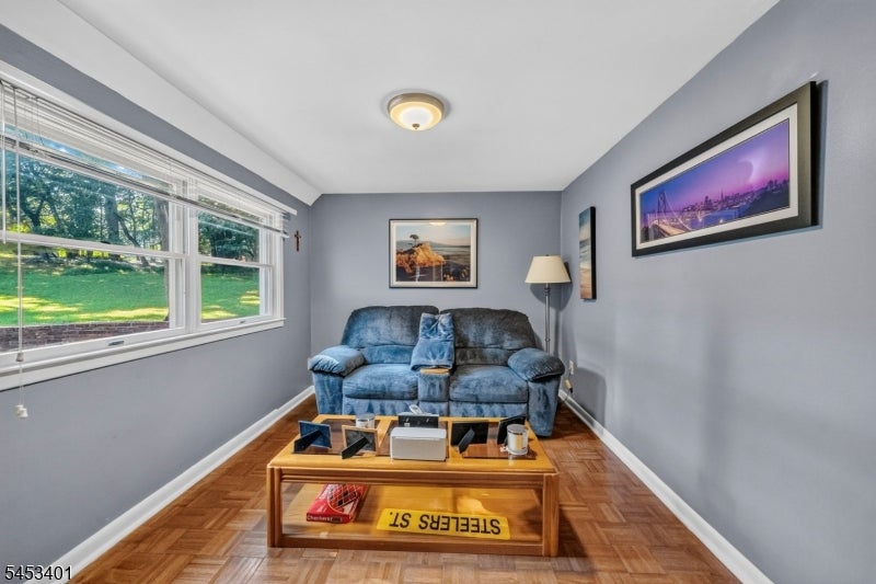 13 Friar Way