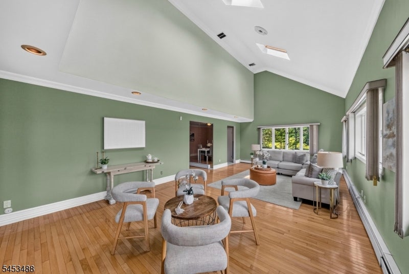163 Oldham Rd