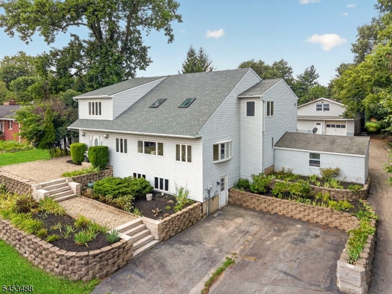 163 Oldham Rd