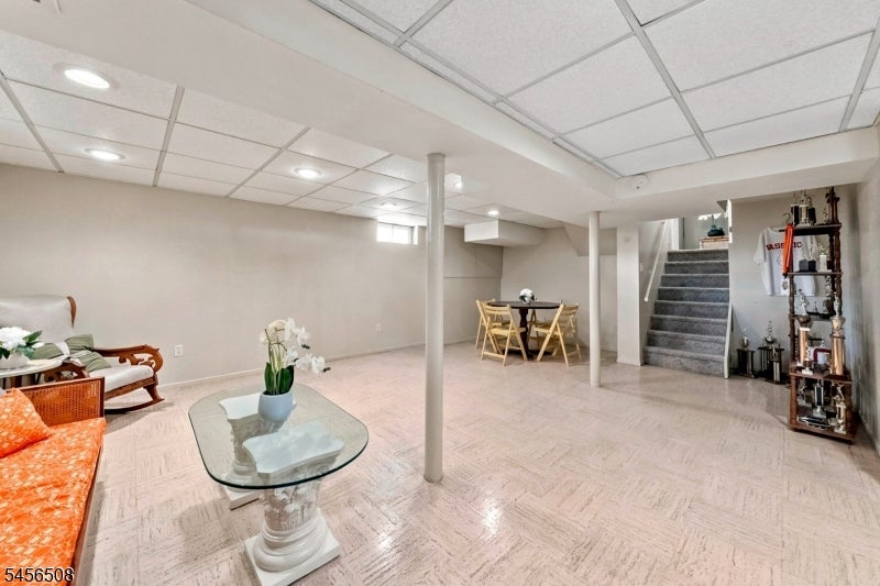 33 Waling Dr