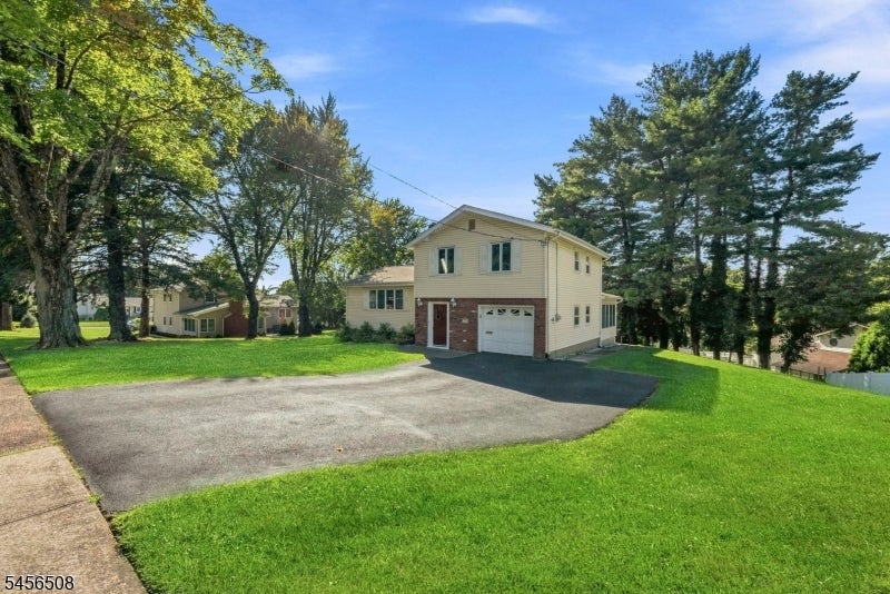 33 Waling Dr