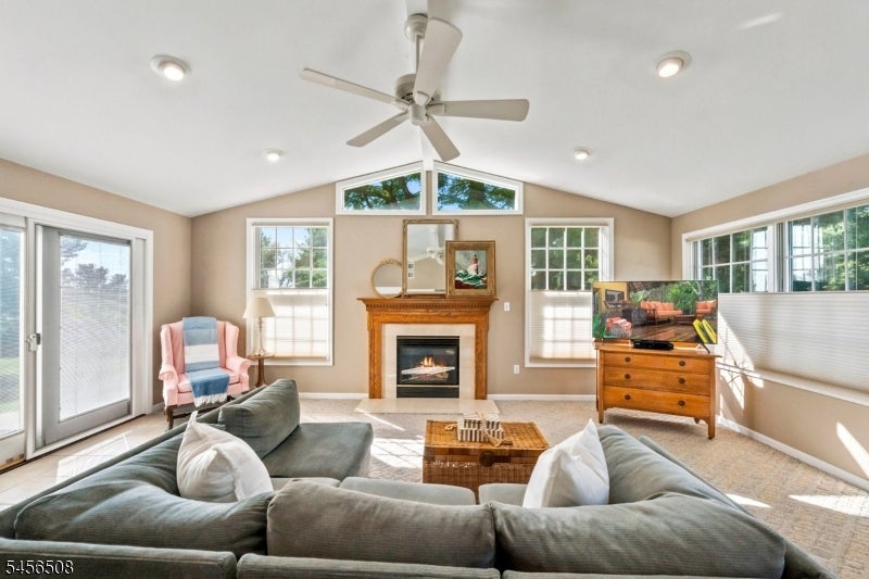33 Waling Dr