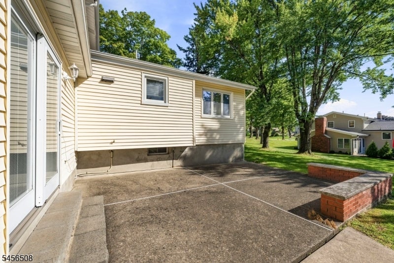 33 Waling Dr