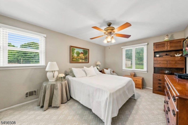 33 Waling Dr