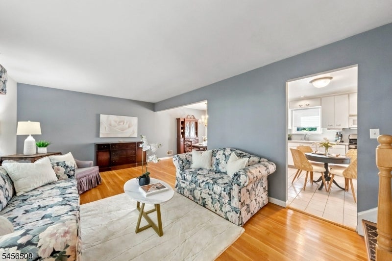 33 Waling Dr