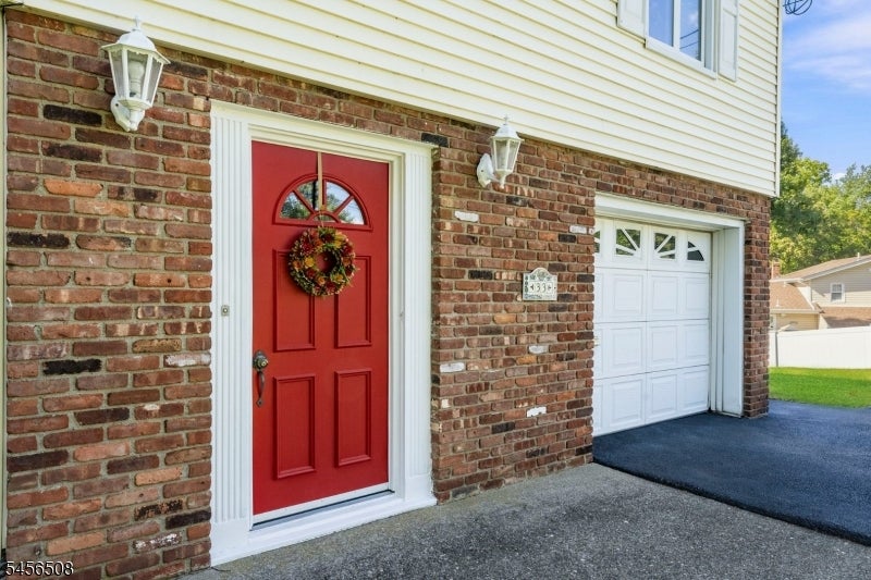 33 Waling Dr