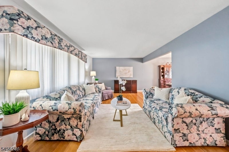 33 Waling Dr