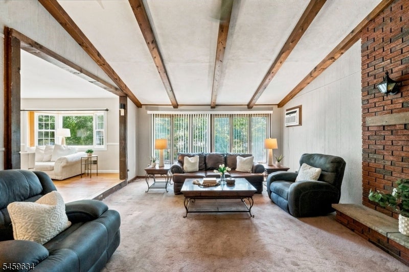 18 Fox Hollow Ct