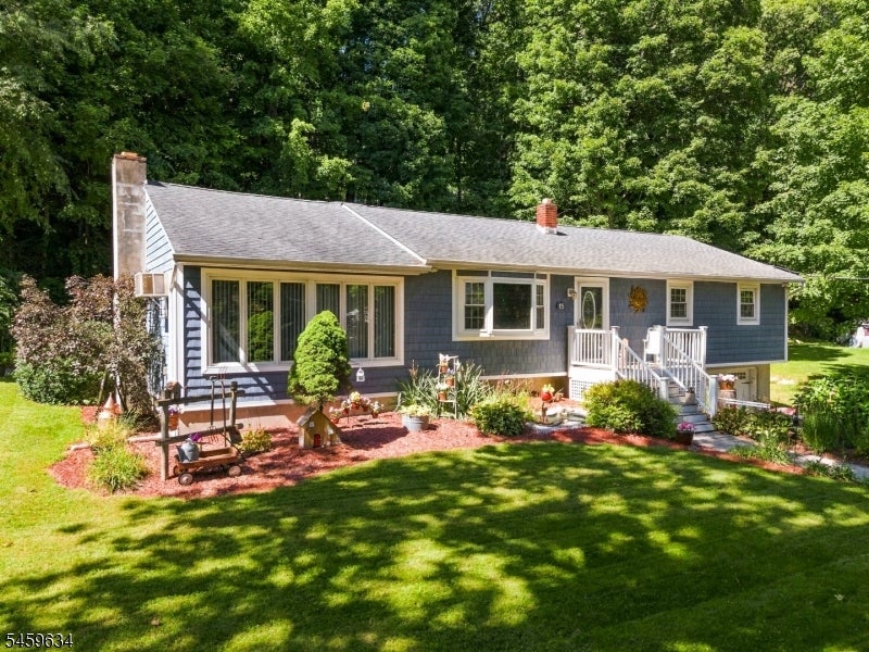 18 Fox Hollow Ct