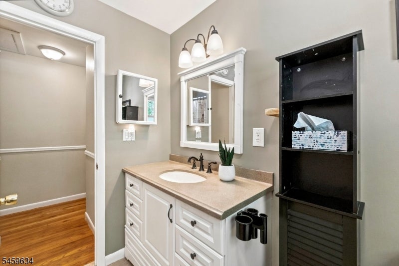 18 Fox Hollow Ct