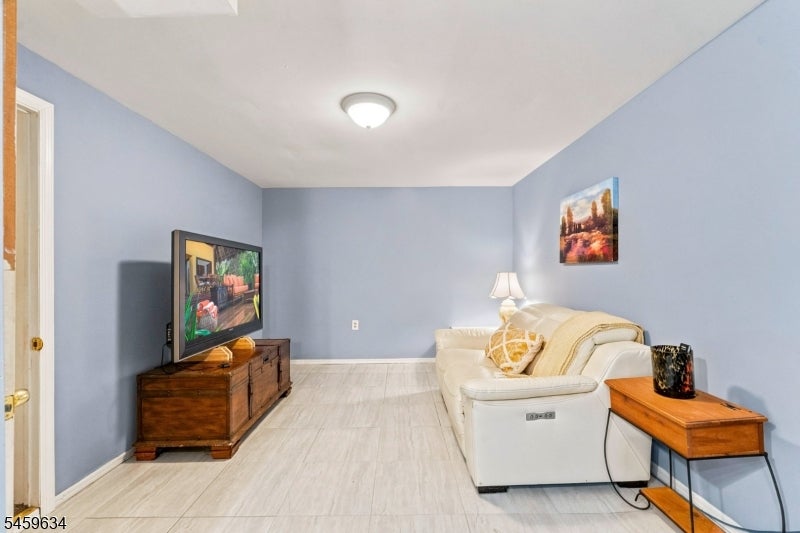 18 Fox Hollow Ct