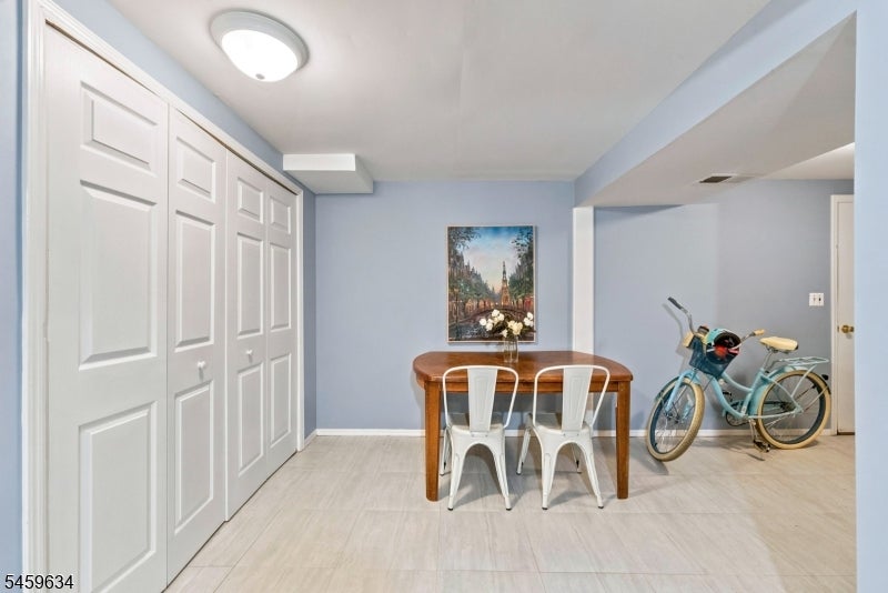18 Fox Hollow Ct