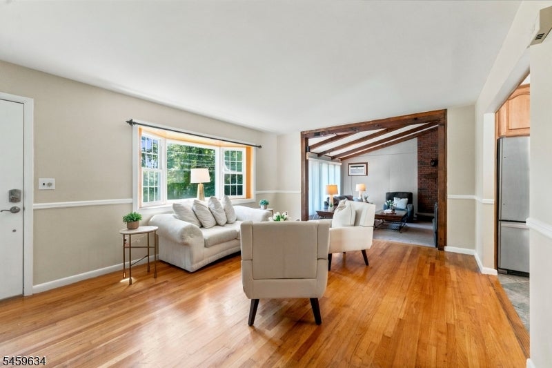 18 Fox Hollow Ct