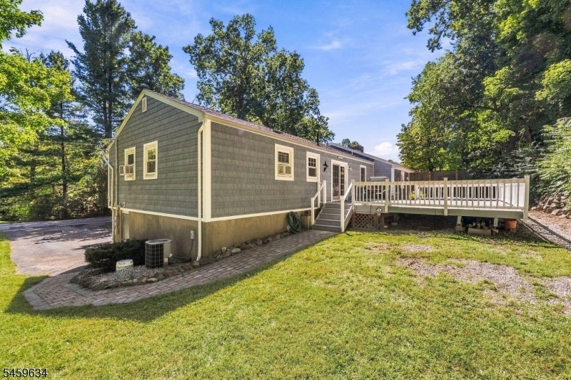 18 Fox Hollow Ct