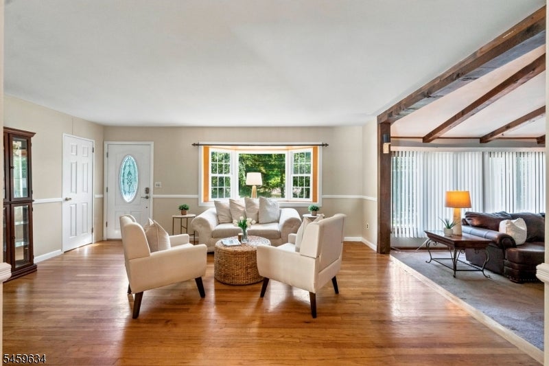 18 Fox Hollow Ct