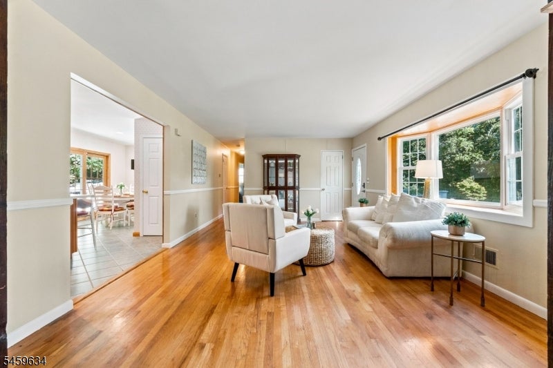 18 Fox Hollow Ct