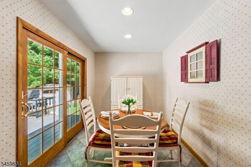 18 Fox Hollow Ct