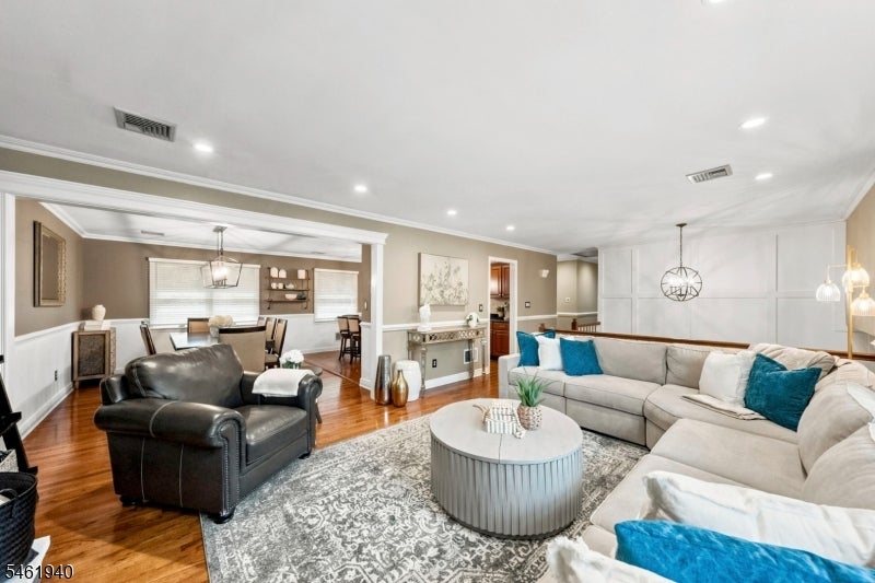 61 Geoffrey Way
