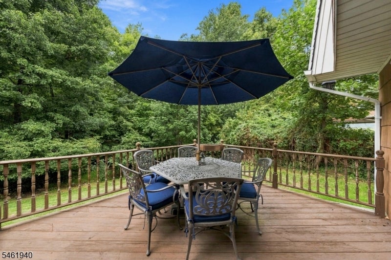 61 Geoffrey Way