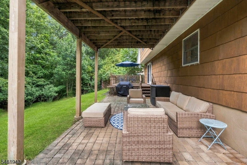 61 Geoffrey Way