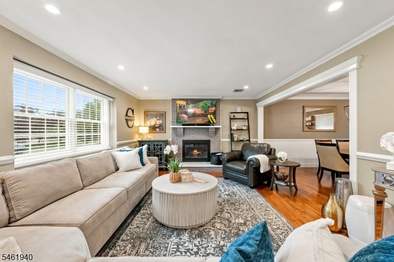 61 Geoffrey Way