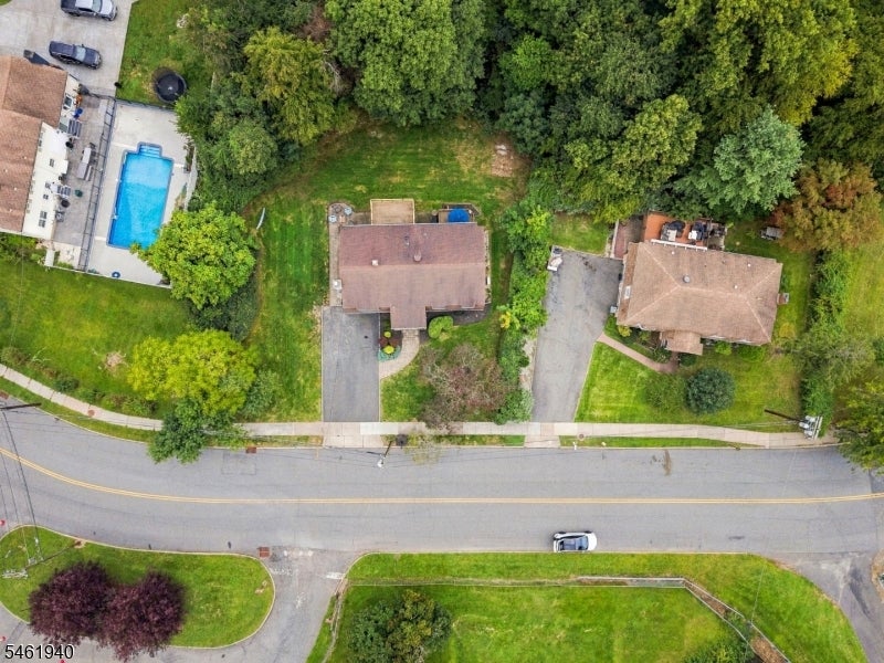 61 Geoffrey Way