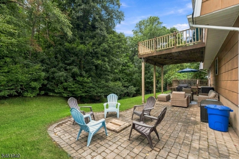 61 Geoffrey Way