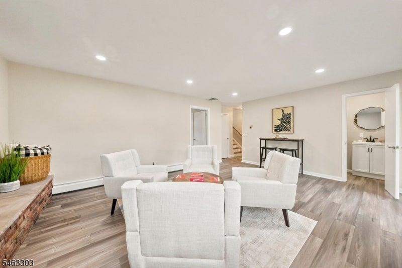 22 Marguerite Ln