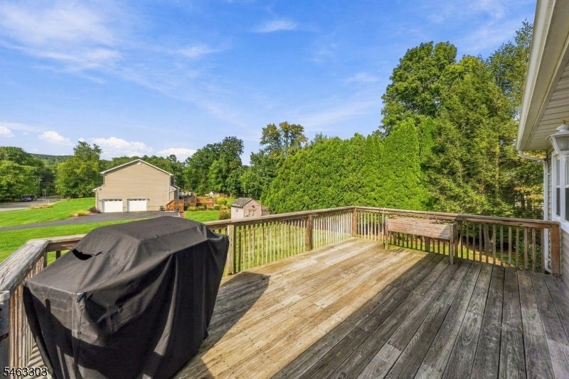 22 Marguerite Ln
