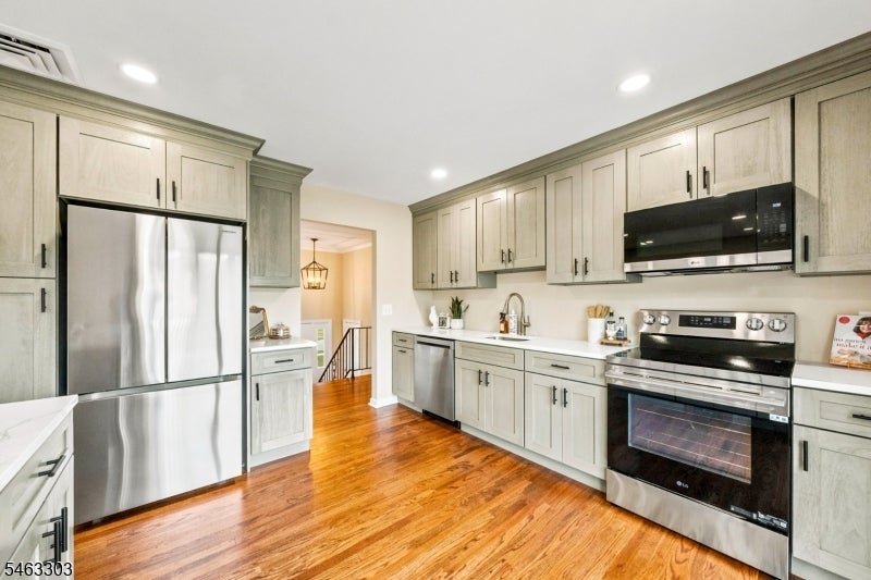 22 Marguerite Ln