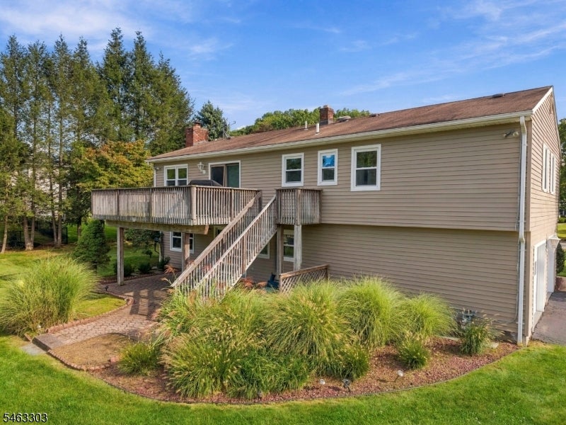 22 Marguerite Ln
