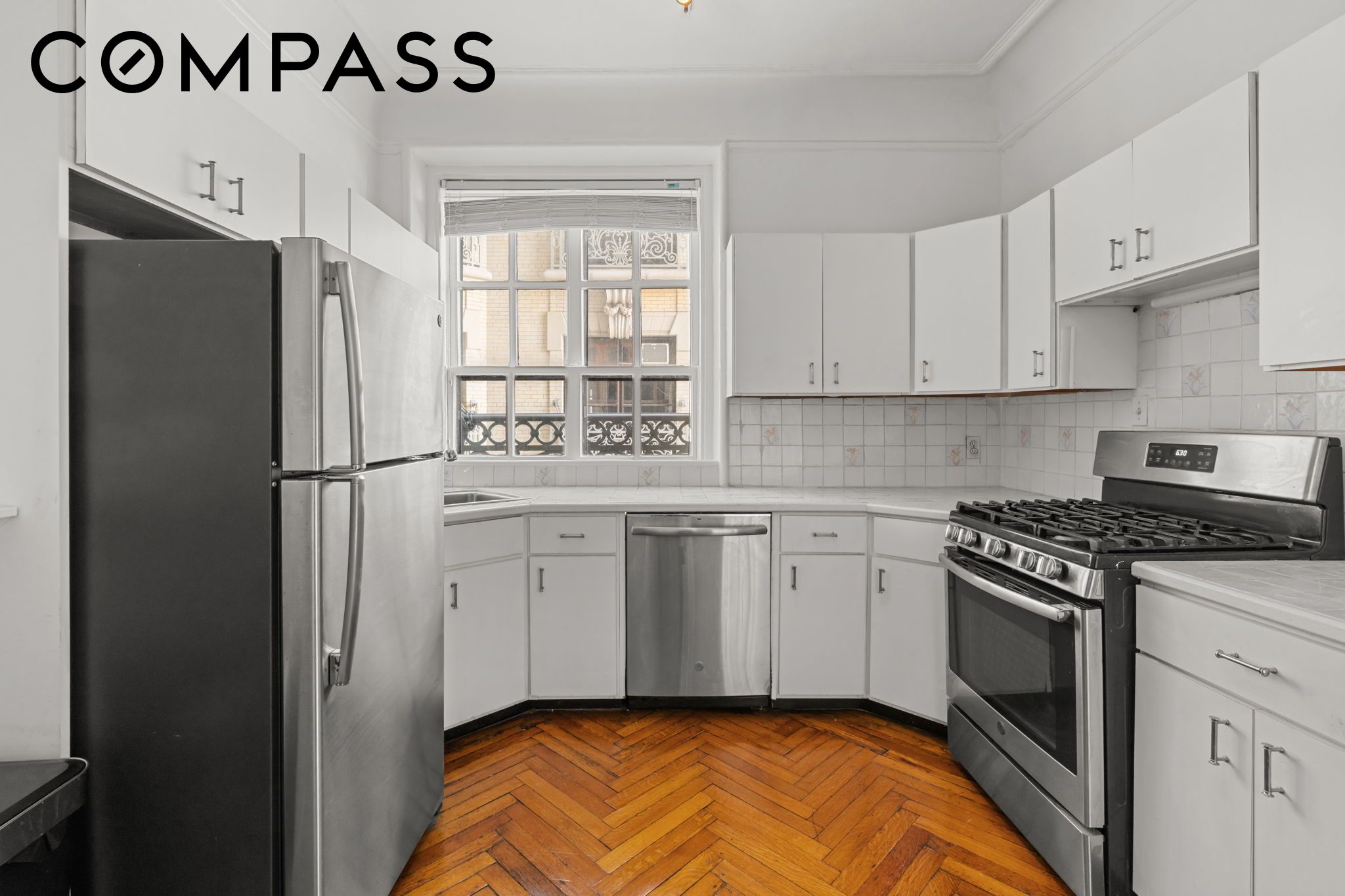 2109 Broadway 8137