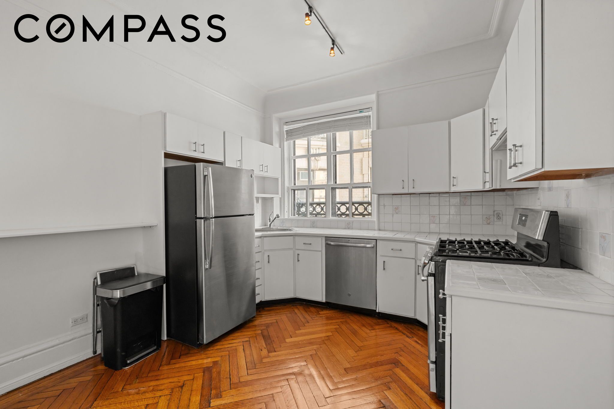 2109 Broadway 8137