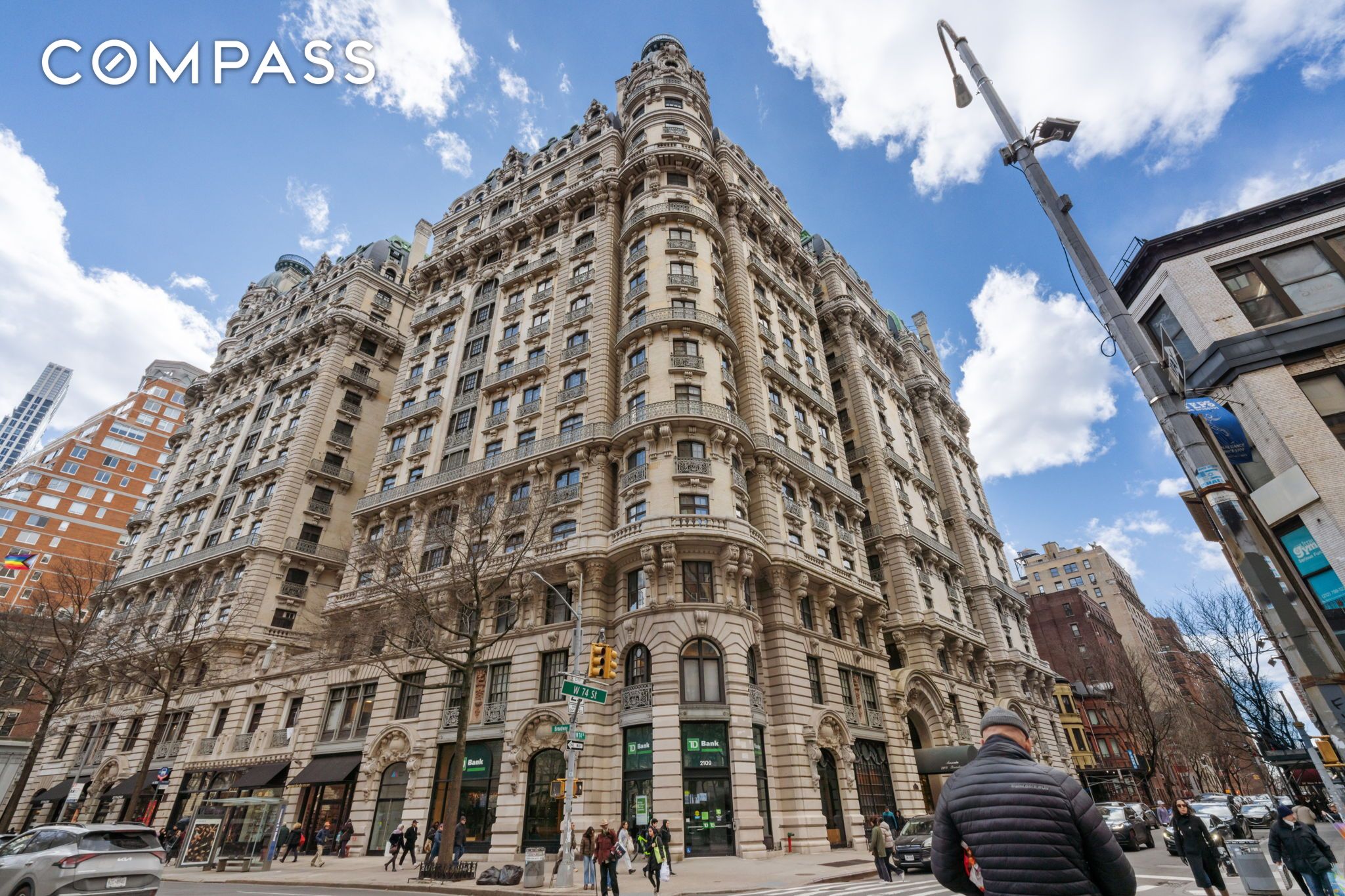 2109 Broadway 8137