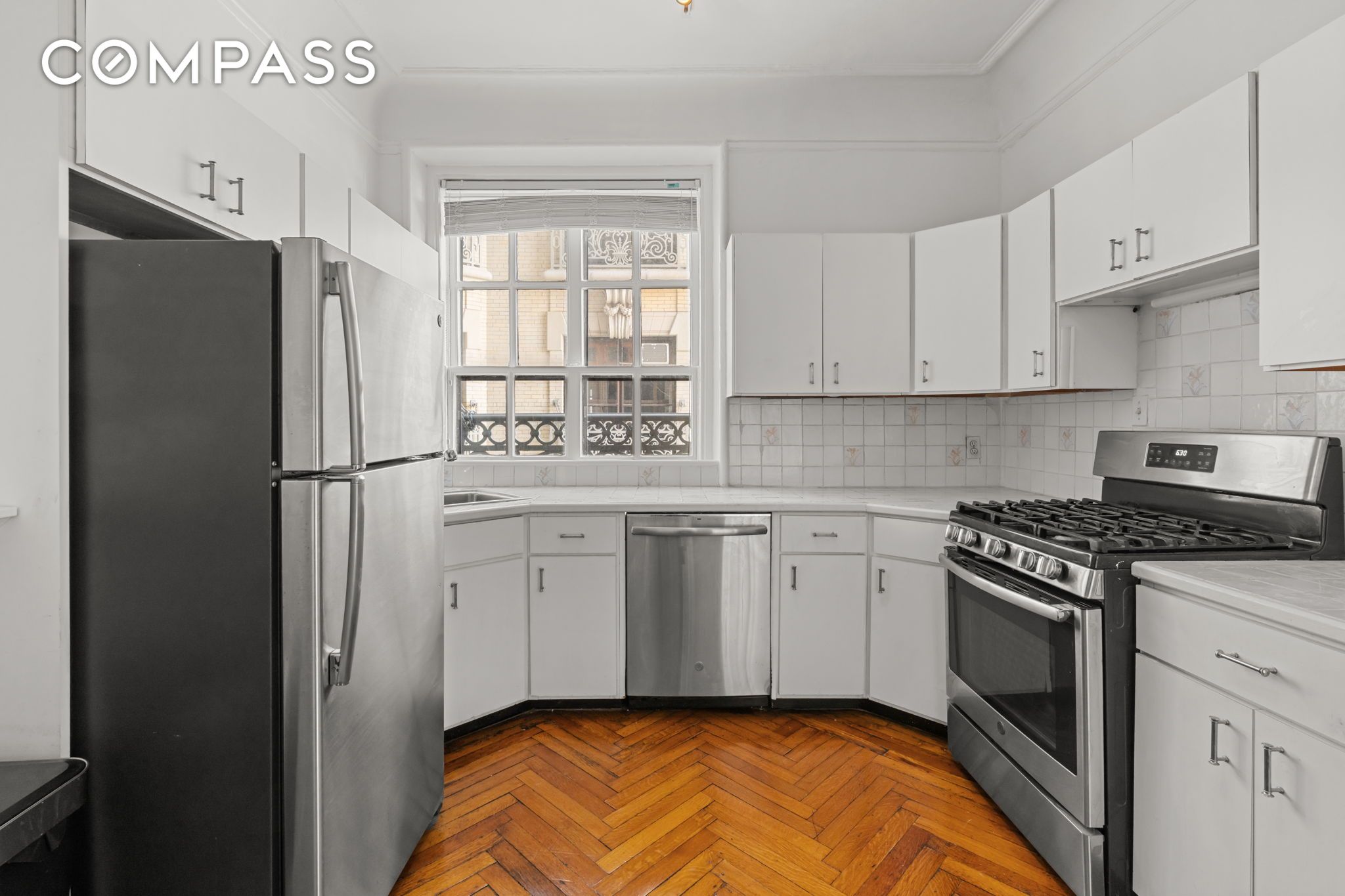 2109 Broadway 8137