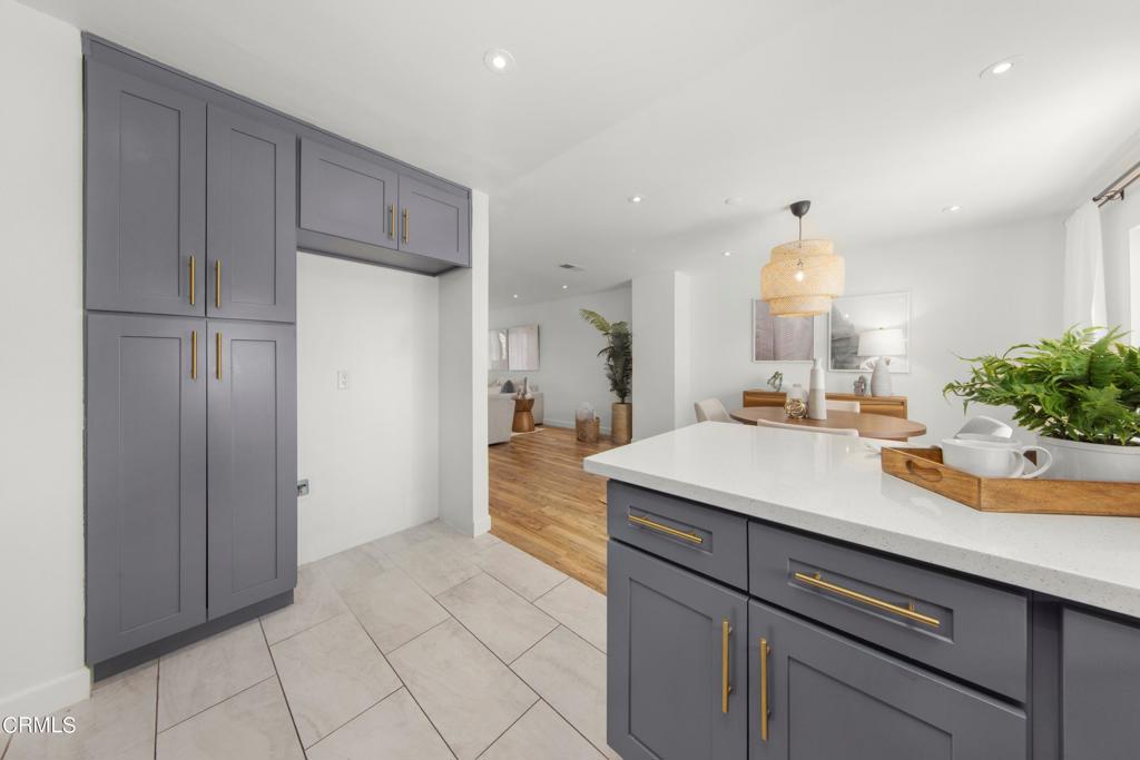 100 N Electric Avenue 21
